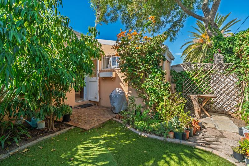 2 Bedroom Property for Sale in Harfield Village Western Cape